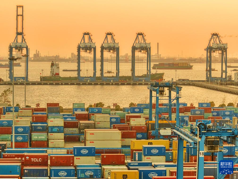 飞阅中国丨中国港口的物流脉动