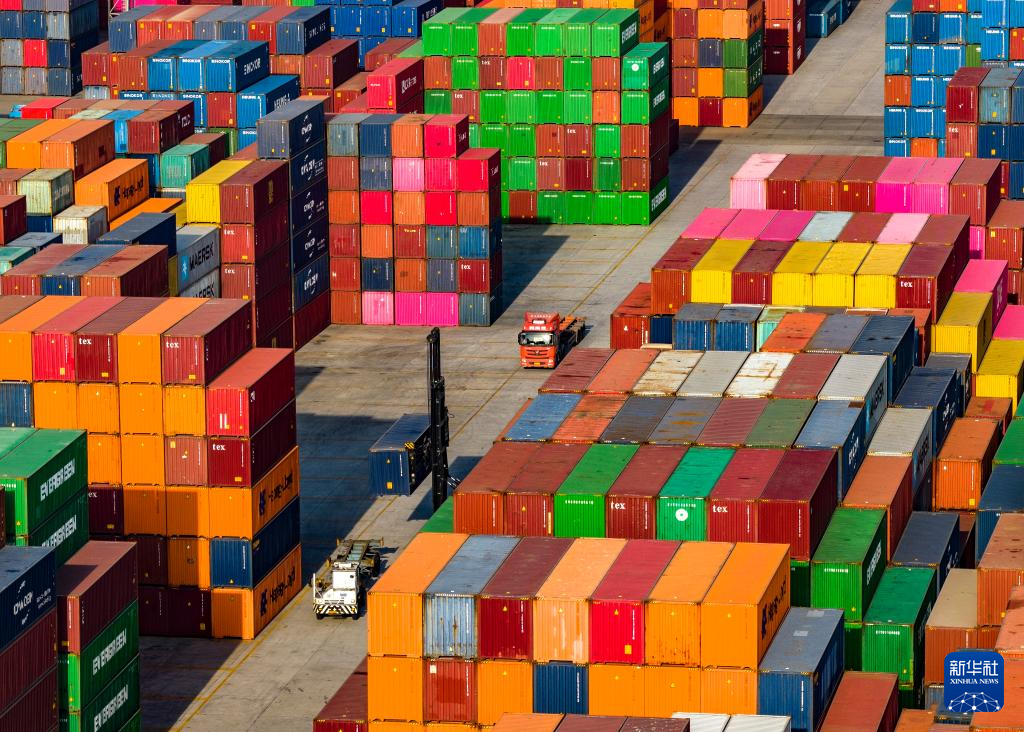 飞阅中国丨中国港口的物流脉动