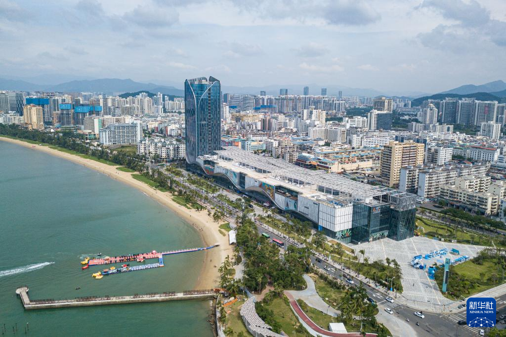 学习·知行|封即是开 海南自贸港绘就开放新蓝图 海南自贸港重点园区——三亚中央商务区(无人机照片,11月1日摄)。新华社记者 蒲晓旭摄