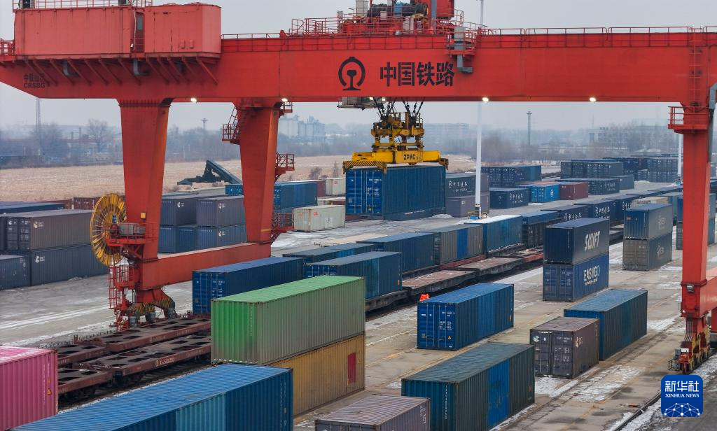 黑龙江开行首趟国产汽车配件中欧班列