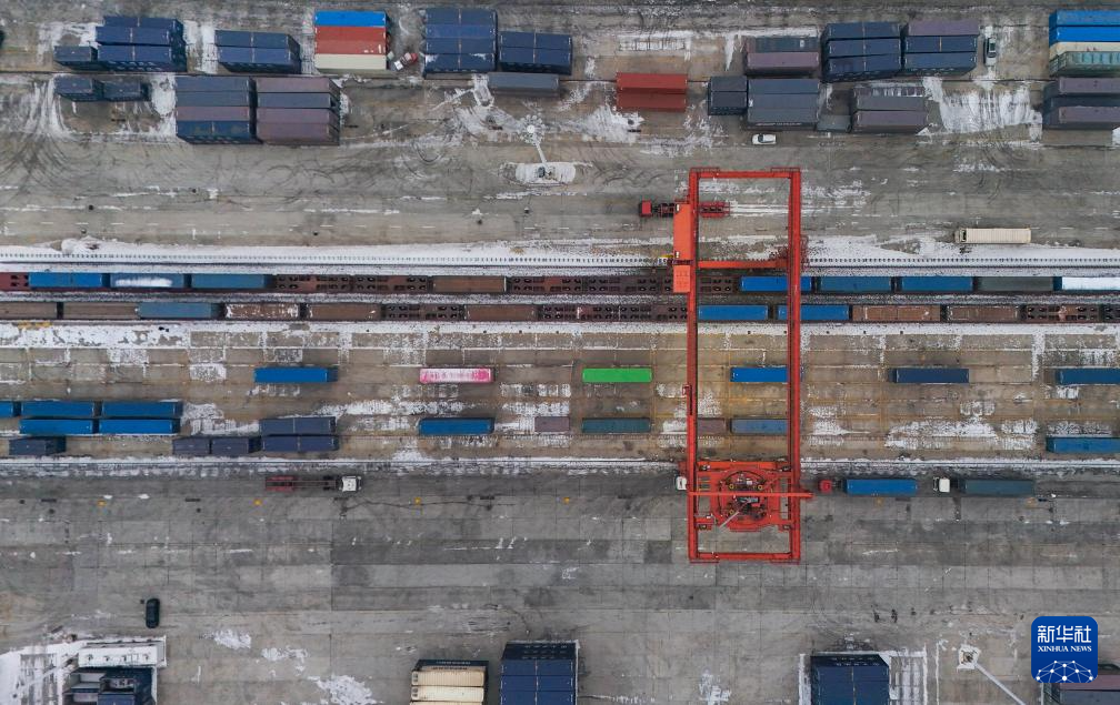 黑龙江开行首趟国产汽车配件中欧班列