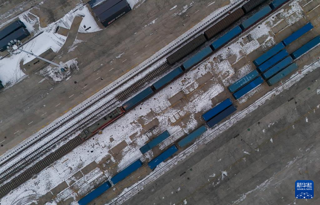 黑龙江开行首趟国产汽车配件中欧班列