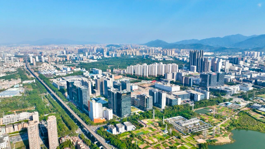 从第49位到第19位：深圳坪山 “跃升曲线” 背后的新型工业化实践