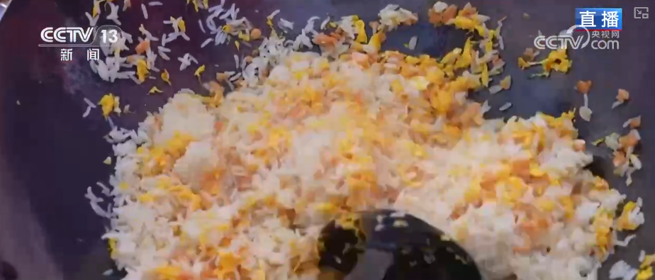 特色市集丰富节前市场 品质升级、暖意涌动点亮节前消费新图景