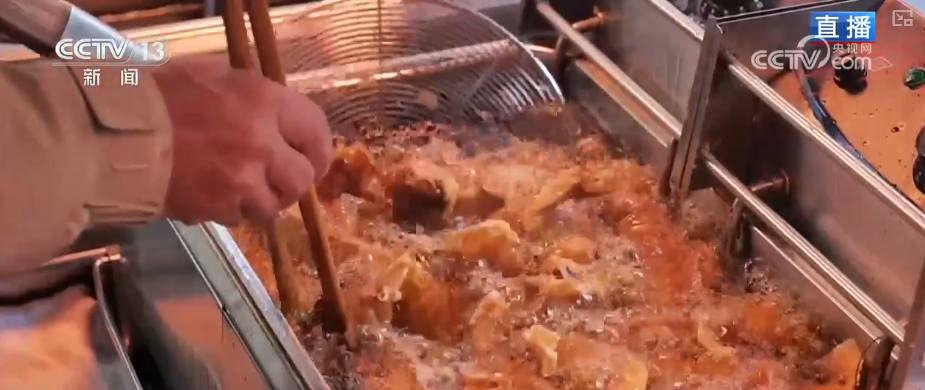 特色市集丰富节前市场 品质升级、暖意涌动点亮节前消费新图景