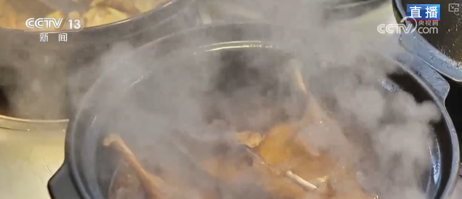 特色市集丰富节前市场 品质升级、暖意涌动点亮节前消费新图景