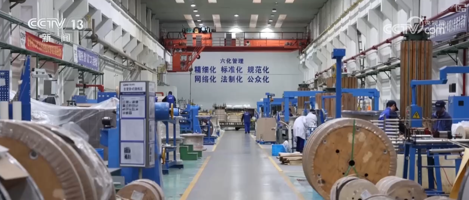 顶压前行、逆势增长,为什么行?打开“集装箱”解锁“抢手货”看外贸新亮点