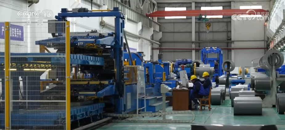 顶压前行、逆势增长,为什么行?打开“集装箱”解锁“抢手货”看外贸新亮点