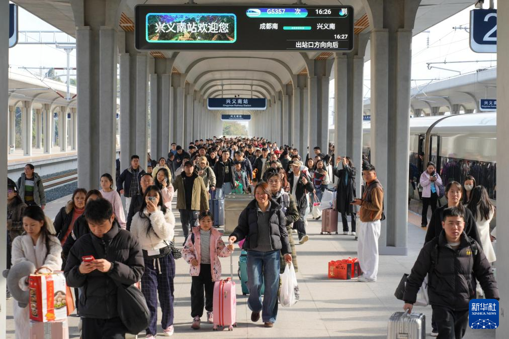 新年将至出行忙