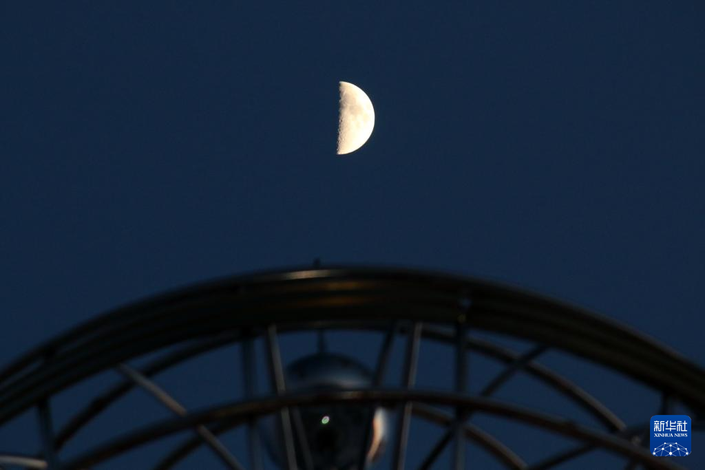 星空相册丨年度最大上弦月现身天宇