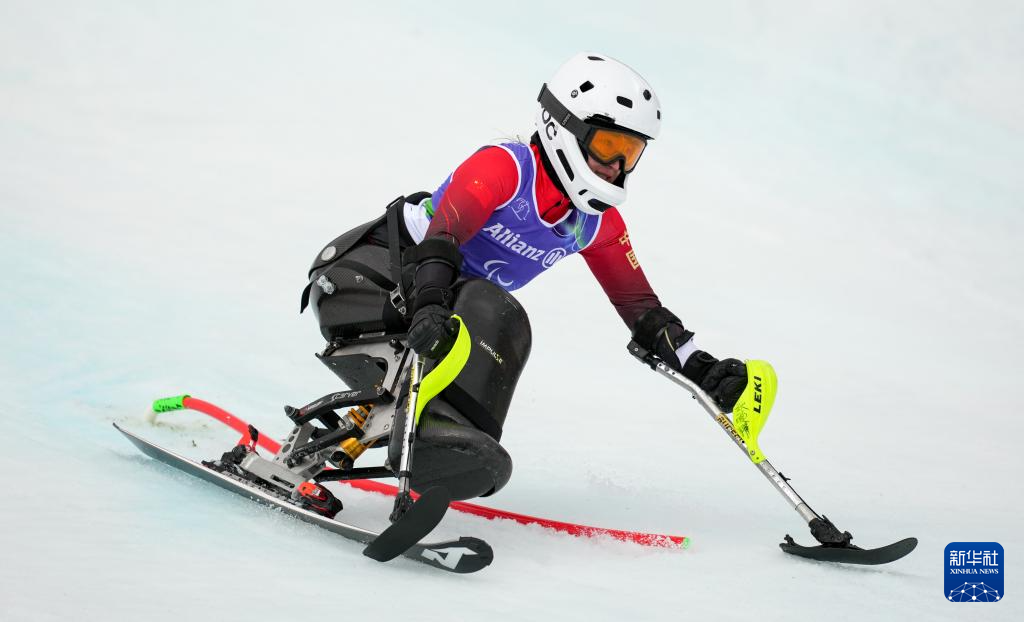 冬残奥会——高山滑雪女子回转(坐姿):张雯静夺冠