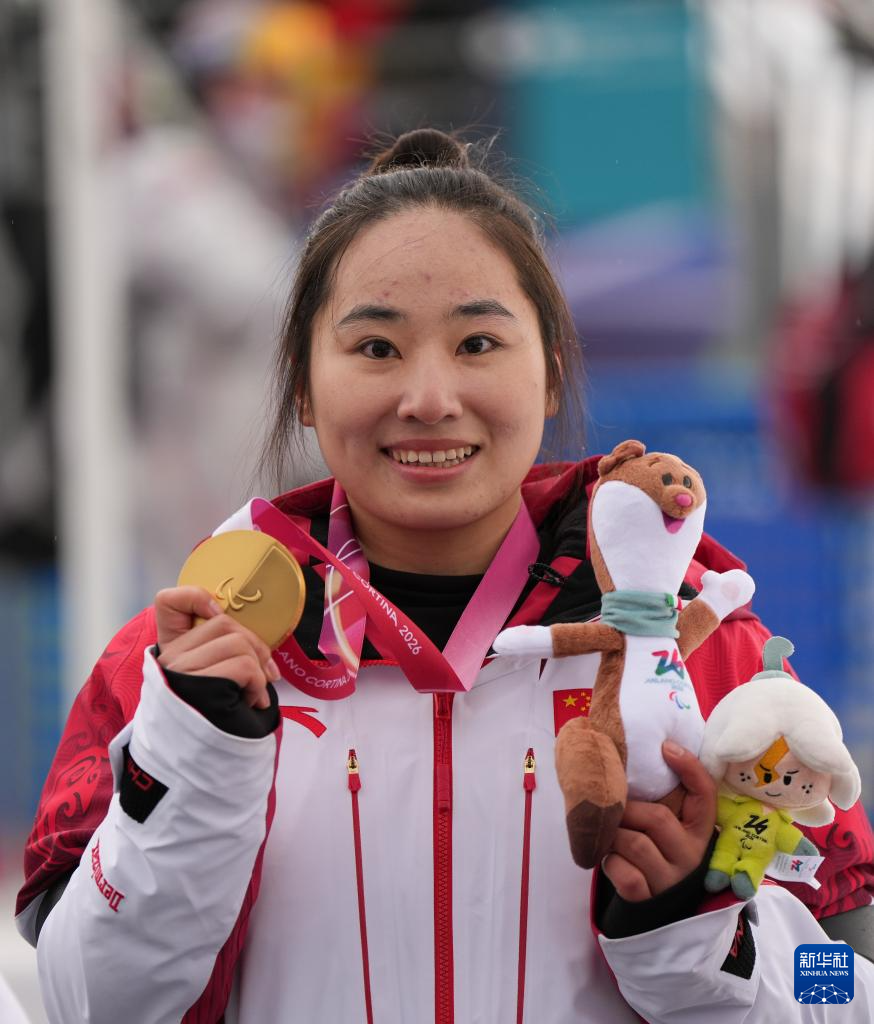 冬残奥会——高山滑雪女子回转(坐姿):张雯静夺冠