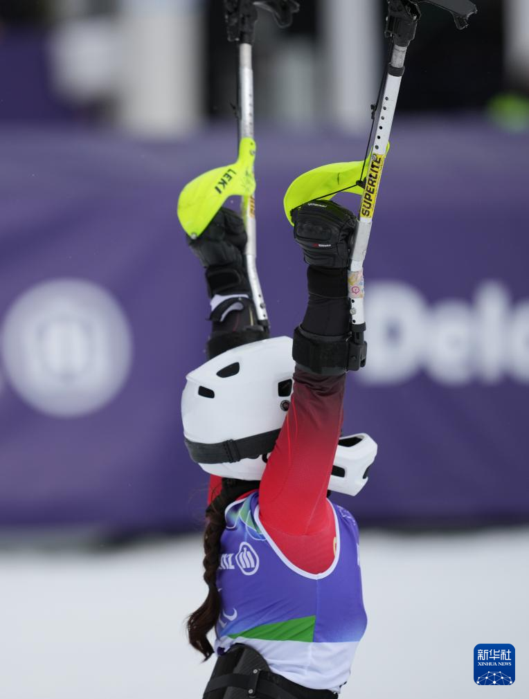冬残奥会——高山滑雪女子回转(坐姿):张雯静夺冠