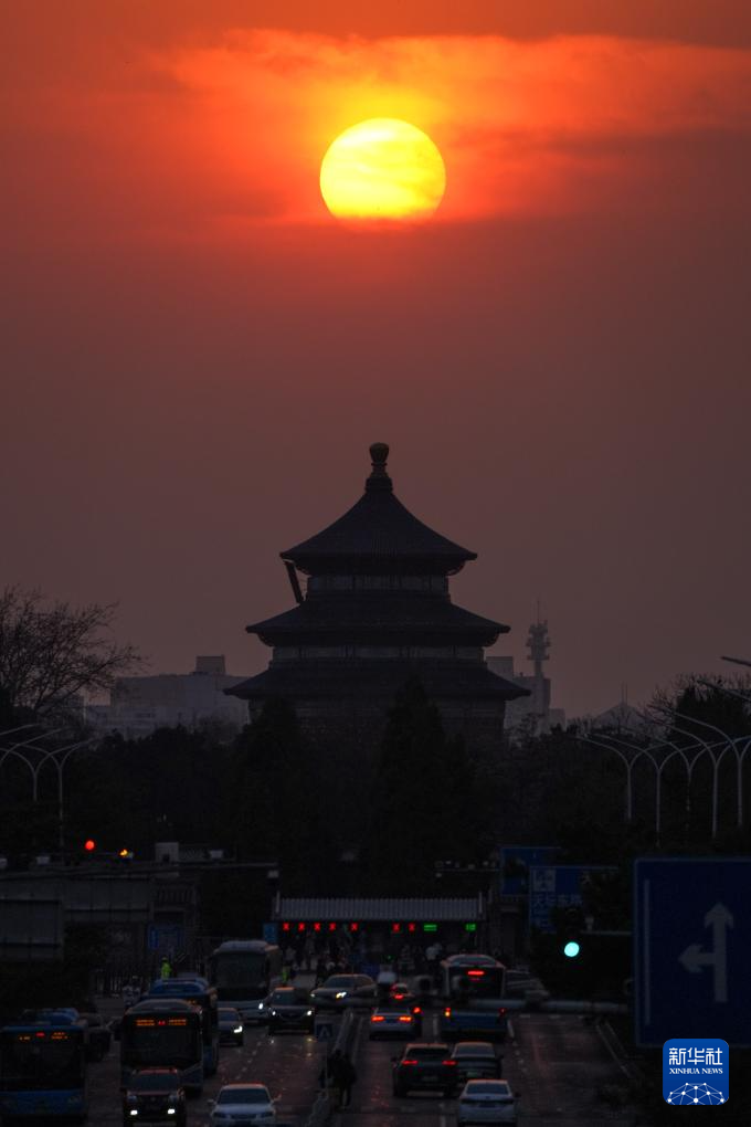 星空相册丨春分悬日