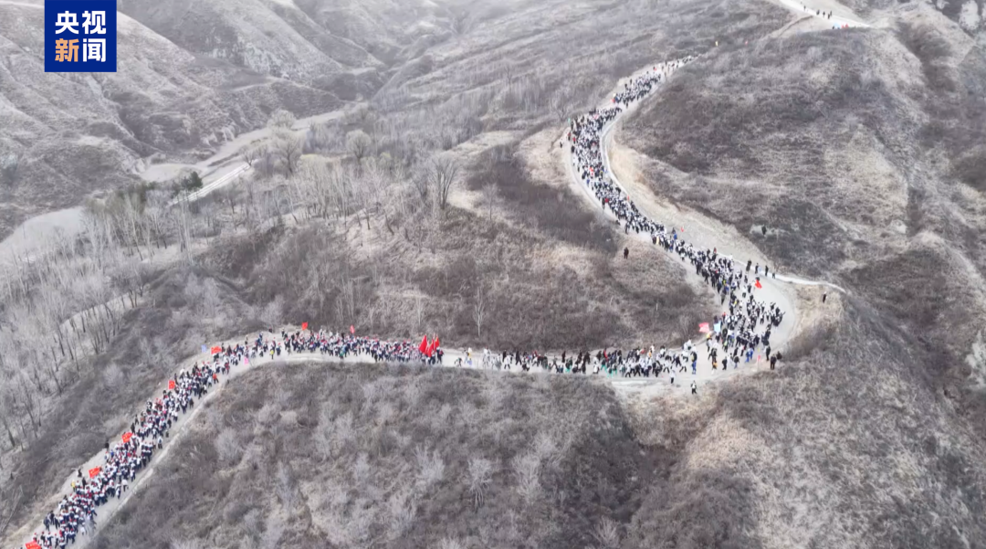 连续31年，徒步108里！这堂“课”又刷屏了