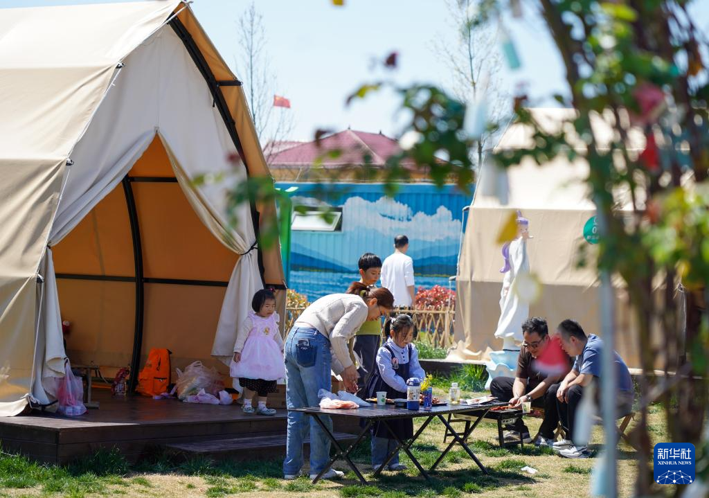 清明出游正当时