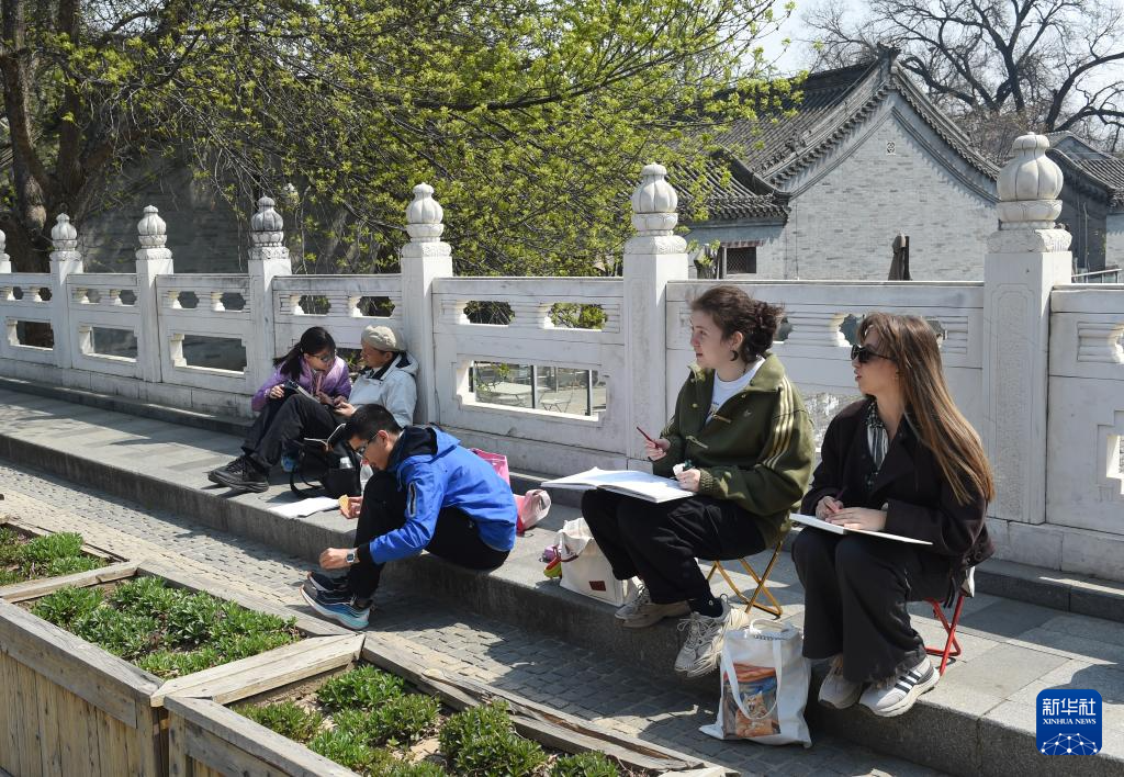 清明出游正当时