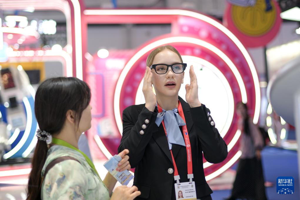 第六届消博会:AI绘就消费新图景