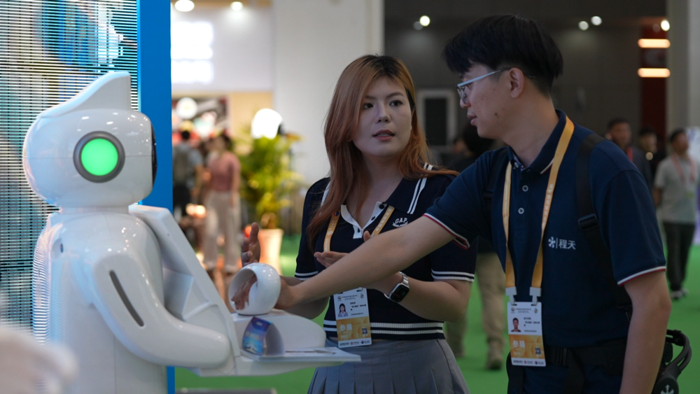 消费向新 外贸向暖——从多场景看中国经济活力