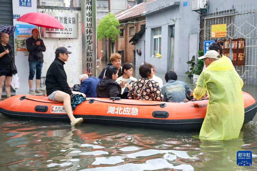 湖北荆州遭遇强降雨