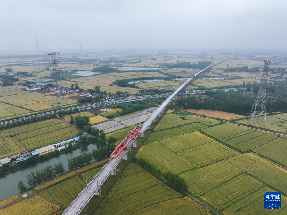 宁淮城际铁路淮安段架梁完成