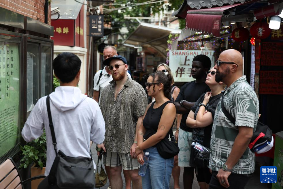 图片故事丨入境旅游策划师刘礼超:用骑行游向世界讲述“上海故事”