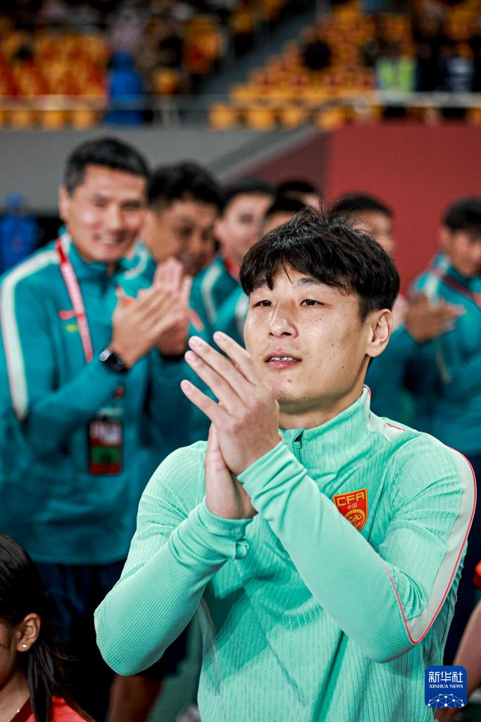 足球——国际邀请赛:中国队平泰国队