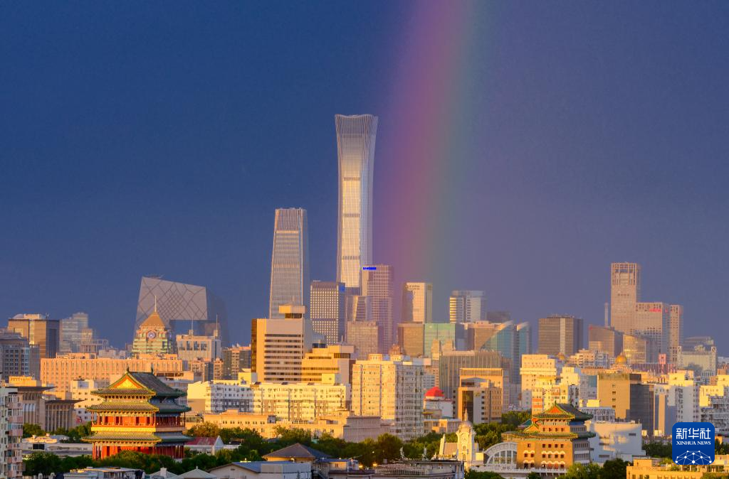 北京阵雨过后见彩虹