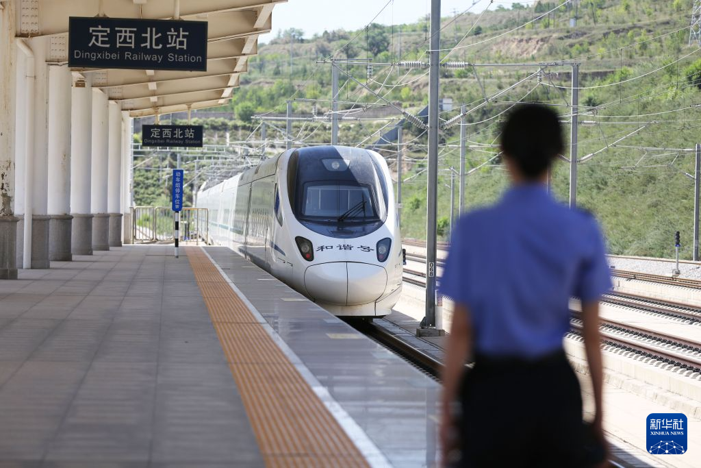 全国铁路7月1日起实行新的列车运行图