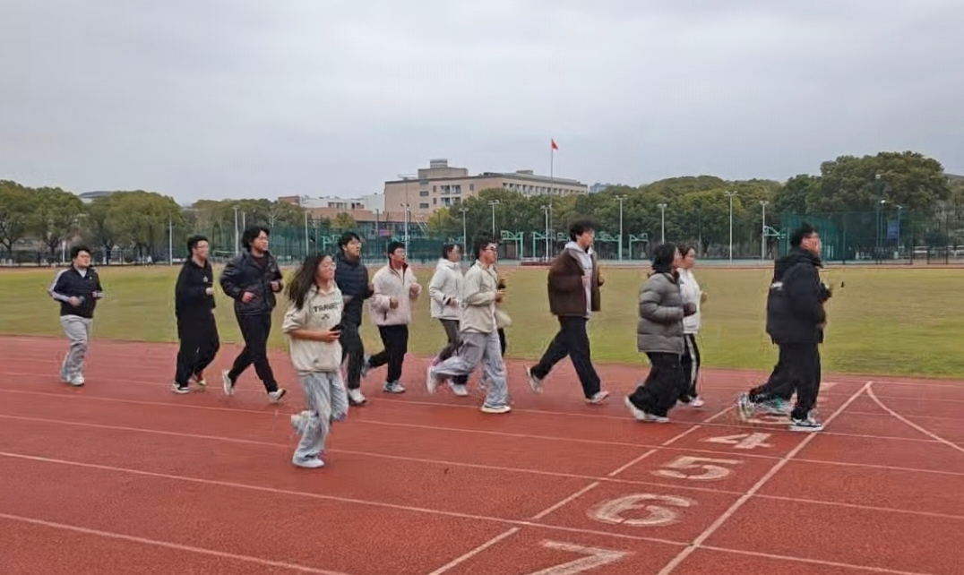 “一学期减重40斤,超额完成目标~”这门选修课,火了