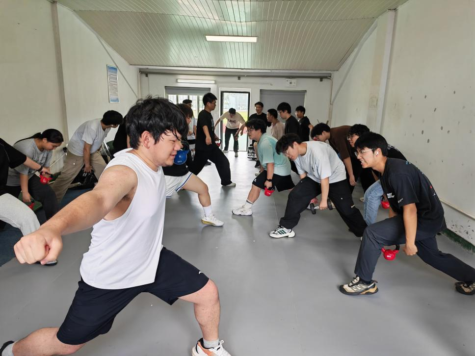“一学期减重40斤,超额完成目标~”这门选修课,火了