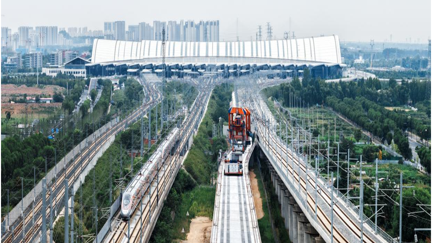 今年上半年全国铁路完成固定资产投资3632亿元