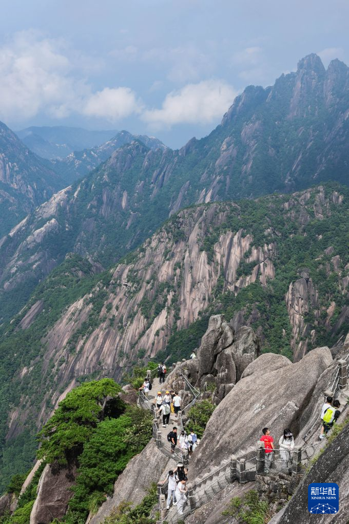 初秋黄山旅游热