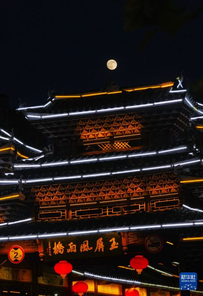 诗意中国丨一轮秋影转金波