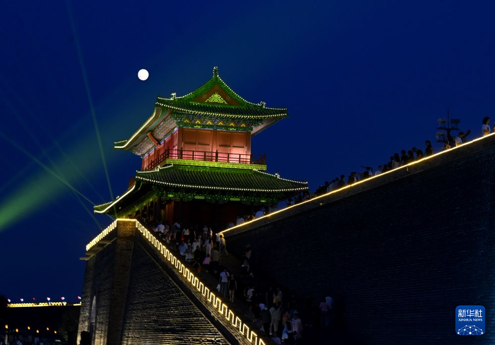 诗意中国丨一轮秋影转金波