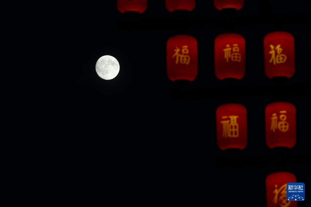 诗意中国丨一轮秋影转金波