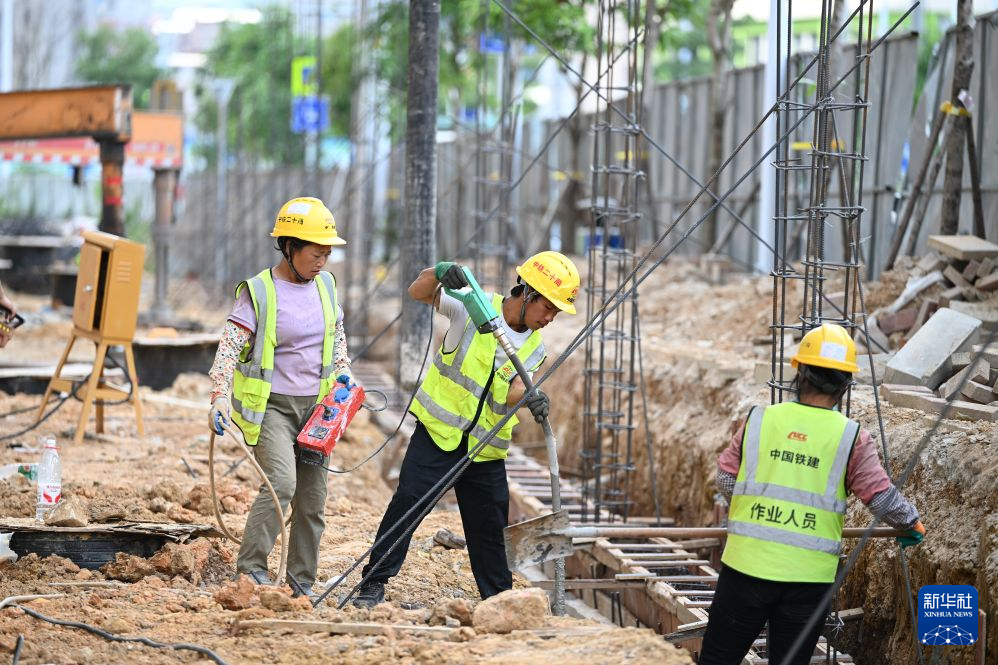 工程建设忙