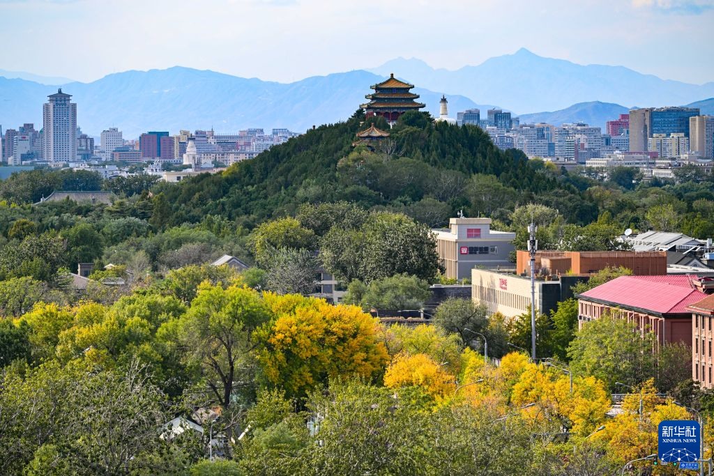 北京:远山映古都