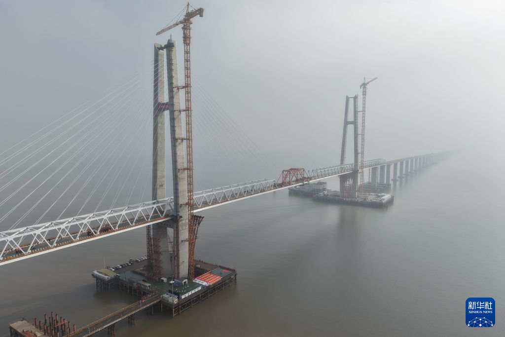 杭州湾跨海铁路大桥北航道桥合龙