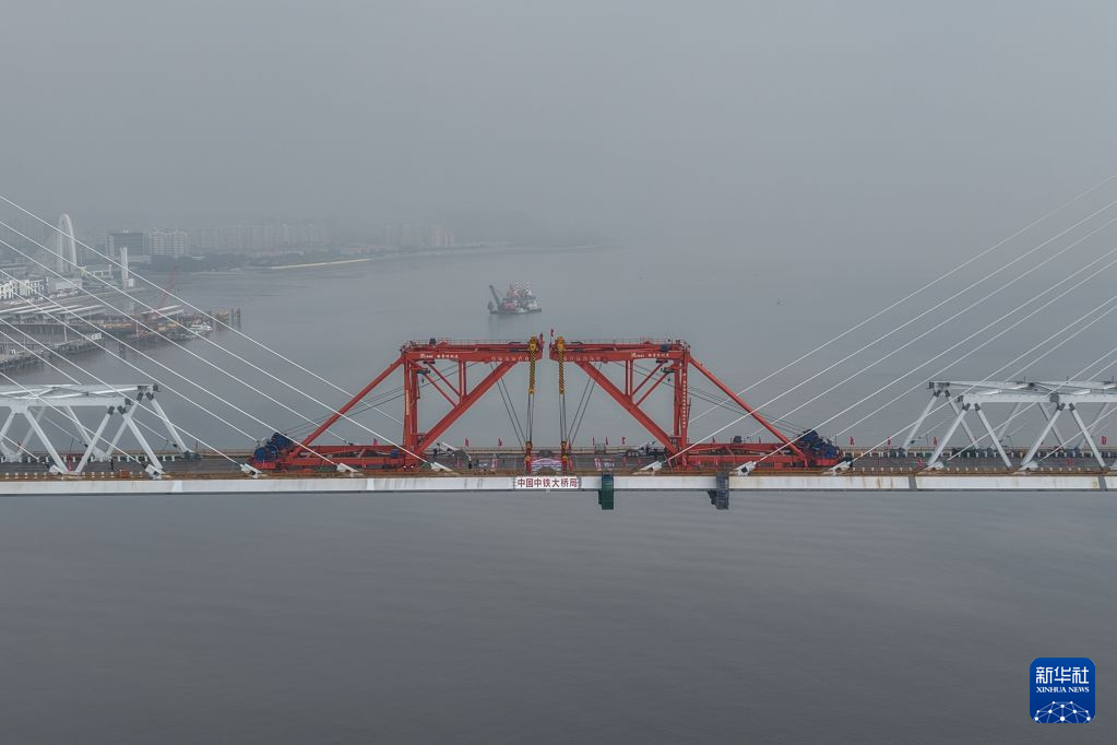 杭州湾跨海铁路大桥北航道桥合龙