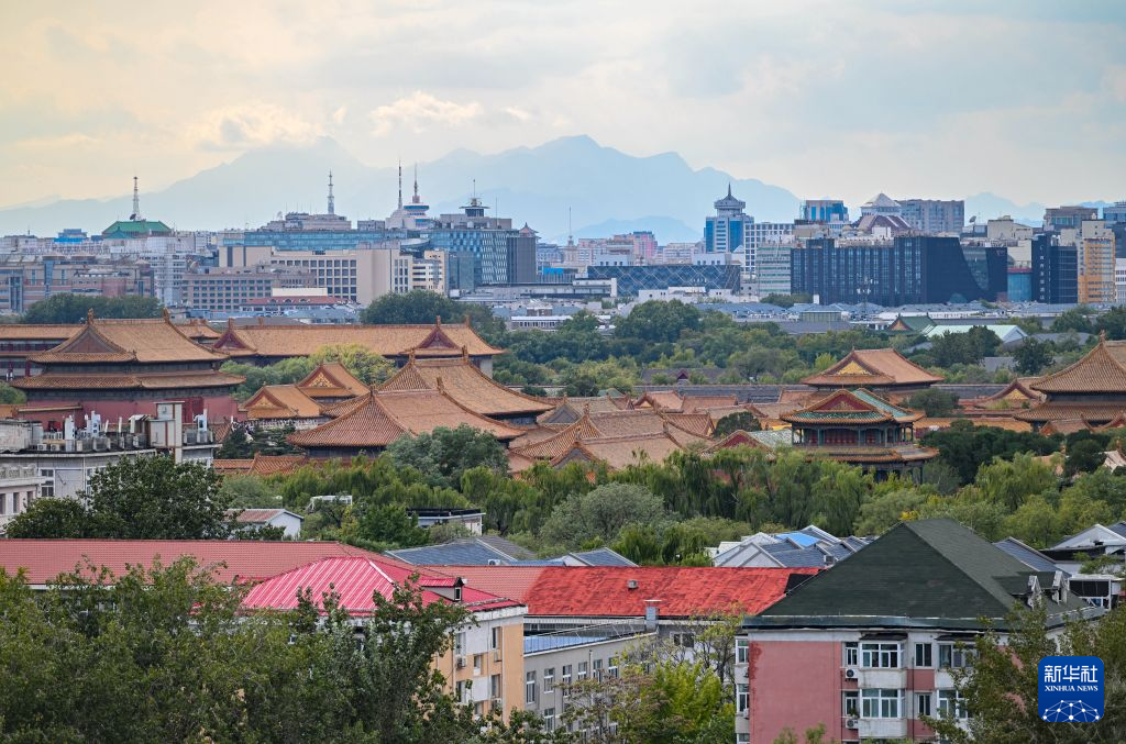 北京:远山映古都