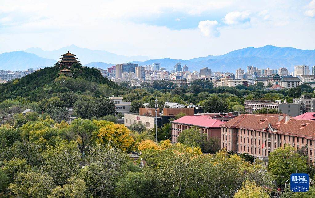 北京:远山映古都